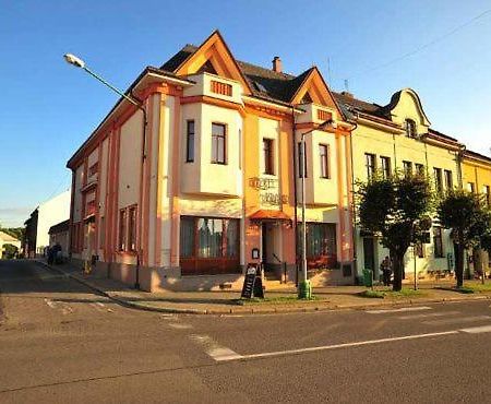 Hotel Krajka**** Vamberk Esterno foto