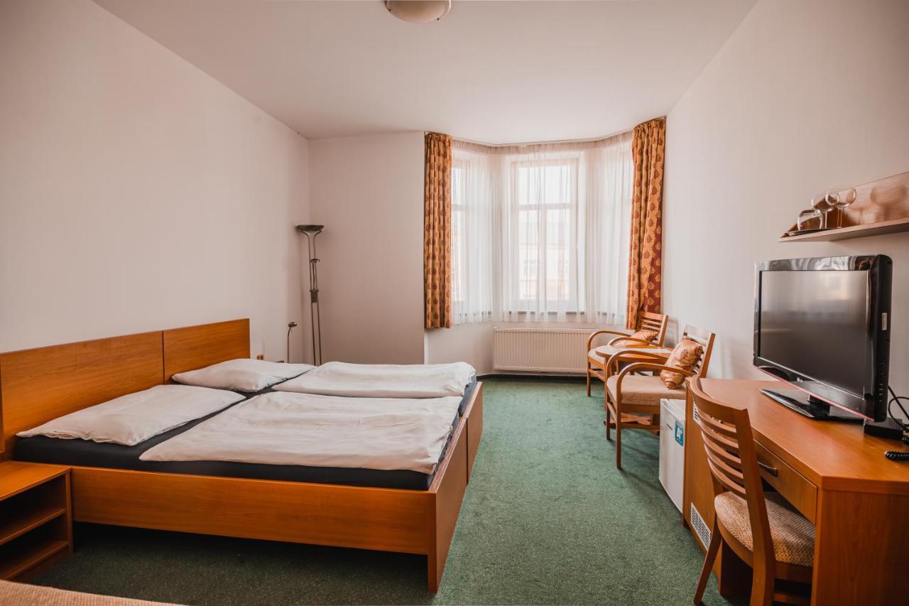 Hotel Krajka**** Vamberk Esterno foto